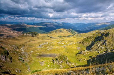 Romanya 'nın Karpatlar ve Transalpina karayollarındaki manzara