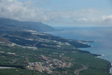 El Time gözcüsü, La Palma: Yaklaşık 600 metre yükseklikte nefes kesici bir Vista durumu. Mirador del Time, La Palma 'nın en muhteşem bakış açılarından birini sunar. Buradan, ziyaretçilere A 'nın hayranlık uyandıran bir manzarası sunuluyor.