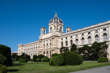 Viyana, Avusturya 'da Kunsthistorisches Müzesi, Avusturya' nın başkenti Viyana 'da bir sanat müzesidir. Ringstrae 'deki şenlikli saray binasında bulunan bina, sekizgen bir kubbeyle taçlandırıldı.