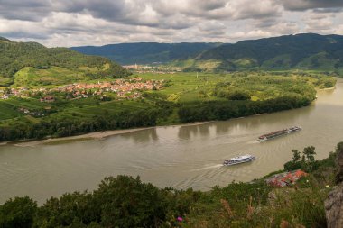Kaleden Durnstein Panoraması. Yaz