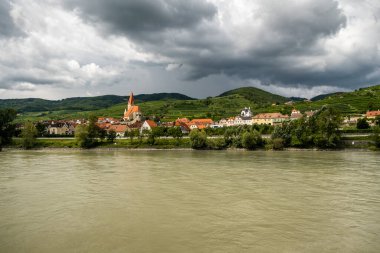 Kaleden Durnstein Panoraması. Yaz