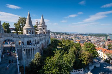 BUDAPEST, HUNGARY - 19 AĞUSTOS 2019: Budapeşte 'nin Balıkçı Kalesi' nden görünüşü