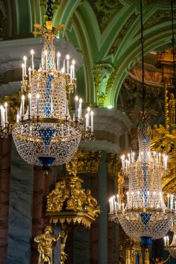 PETERSBURG, RUSSIA - 4 Ağustos 2019: Peter ve Paul Katedrali Peter ve Paul Kalesi 'nin içinde yer alan bir Rus Ortodoks katedralidir. Kilisenin içinde.