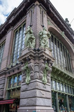 St. PETERSBURG, RUSSIA - 7 Ağustos 2019: Sadovaya Caddesi ile Nevsky Prospect kavşağı, şehrin en işlek yerlerinden biri