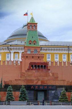 MOSCOW, RUSSIA - 1 Ağustos 2019: Lenin 'in Moskova' daki Kızıl Meydan 'daki mezarı