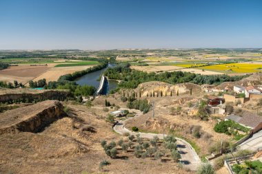 İspanya 'nın Zamora eyaletindeki Toro şehrinden geçen Douro Nehri