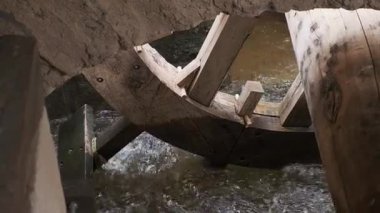 Ortaçağ un değirmeninin eski ahşap makineleri