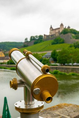 ROTHENBURG OB DER TAUBER, GERMANY 12 Haziran 2019: Eski kasaba, Eski kasaba: kereste çerçeveli evler, Markusturm ve Rderbogen çerçeveli evler, Markusturm ve Rderbogen