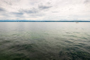 MEERSBURG, ALMANY - 15 Haziran 2019: Şehirden Constance Gölü manzarası