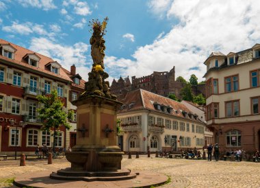 HEIDELBERG, ALMANY - 16 HAZİRAN 2019: Corn Market 'ten kale manzarası