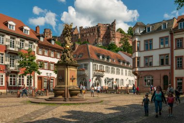 HEIDELBERG, ALMANY - 16 HAZİRAN 2019: Corn Market 'ten kale manzarası