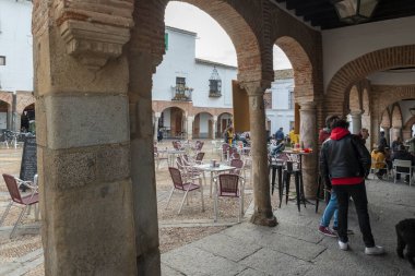 ZAFRA, BADAJOZ, SPAIN - 24 Kasım 2018: Canlı Meydan Küçük (Plaza Chica)