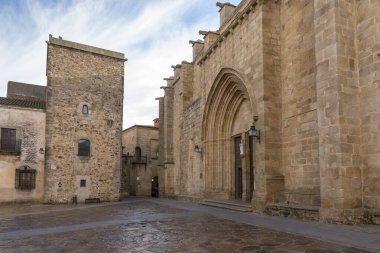 CACERES, İSPA - 25 Kasım 2018: Santa Maria İncili 'nin ana yurdu