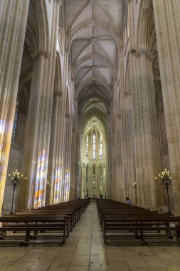BATALHA, PORTUGAL - NOVEMBER 20, 2018: Batalha Manastırı, kelimenin tam anlamıyla Savaş Manastırı, Portekiz 'in Centro Bölgesi' nin Leiria ilçesine bağlı Batalha belediyesine bağlı Dominik Manastırı. Kilisenin içinde.