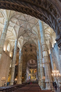 LISBON, PORTUGAL - 21 NOVEMBER 2018: Alfama, S. Vicente de Fora, S. Engracia, ve S. Estvo, ve Tagus nehri arkasında yer almaktadır..