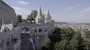 BUDAPEST, HUNGARY - 19 AĞUSTOS 2019: Budapeşte 'nin Balıkçı Kalesi' nden görünüşü