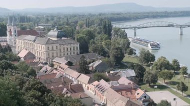 ESZTERGOM, HUNGARY - 20 AĞUSTOS 2019: Castle Hill 'den Hristiyan Müzesi