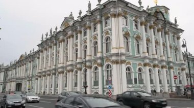 PETERSBURG, RUSSIA - 5 AĞUSTOS 2019 Kış Sarayı 'nın ön cephesi