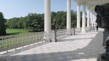 St. PETERSBURG, RUSSIA - 6 AĞUSTOS 2019: Catherine Park 'taki Cameron Galerisi, Tsarskoe Selo (Puşkin)