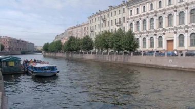 PETERSBURG, RUSSIA - 7 AĞUSTOS 2019: St. Petersburg, Rusya 'daki Moyka Nehri
