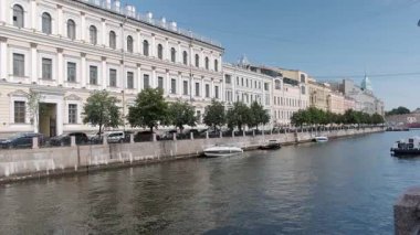 PETERSBURG, RUSSIA - 7 AĞUSTOS 2019: St. Petersburg, Rusya 'daki Moyka Nehri