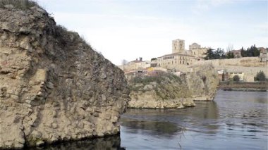 İspanya 'nın Zamora kentinden geçen Duero Nehri' nin manzarası