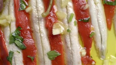 Ançüez ve biber aperatifi.