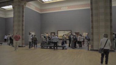 AMSTERDAM, NETHERLANDS - 10 Mayıs 2017: Amsterdam 'da sanat ve tarihe adanmış bir Hollanda Ulusal Müzesi.