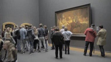 AMSTERDAM, NETHERLANDS - 10 Mayıs 2017: Amsterdam 'da sanat ve tarihe adanmış bir Hollanda Ulusal Müzesi.