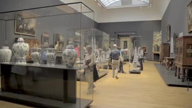 AMSTERDAM, NETHERLANDS - 10 Mayıs 2017: Amsterdam 'da sanat ve tarihe adanmış bir Hollanda Ulusal Müzesi.