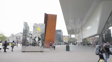AMSTERDAM, NETHERLANDS - 10 Mayıs 2017: Amsterdam 'daki Vincent van Gogh Müzesi