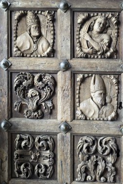 İspanya 'nın Tuy Katedrali' nin kapıları.