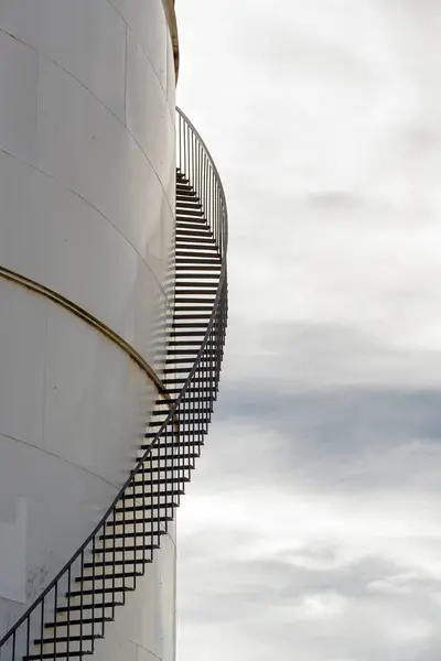 Spiral Merdiven Depolama Tankı