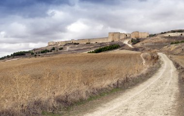 Uruena duvarlı şehir manzarasına. İspanya