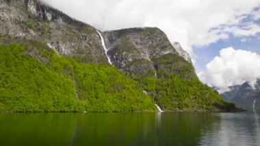 Norveç, Sognefjord 'da çağlayan sular