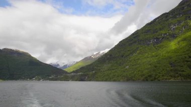 Geiranger ya da Geirangerfjord Norveç 'in More og Romsdal ilinin Sunnmore ilçesine bağlı bir fiyorttur..