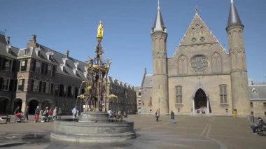 Lahey, Hollanda: Hollanda 'nın siyasi merkezi olan Binnenhof' un içindeki Ridderzaal