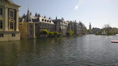 Lahey, Hollanda: Hofvijver (Mahkeme Göleti), Hollanda Parlamentosu ve Lahey 'in merkezi yakınlarındaki Binnenhof binaları