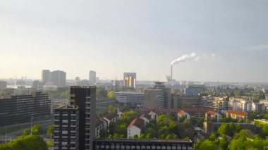 Amsterdam şehrinin tepesinden panoramik manzara