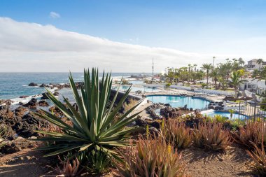 Puerto de la Cruz 'daki Martianez Gölü, Tenerife, Kanarya Adaları.