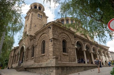 SOFYA, BULGARIA - 7 Haziran 2018: St. Nedelya Kilisesi, Bulgaristan 'ın başkenti Sofya piskoposluğunun bir katedrali olan Sofya' daki bir Doğu Ortodoks kilisesidir.
