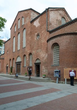 SOFYA, BULGARIA - 7 Haziran 2018: Saint Sofia Kilisesi, Bulgaristan 'ın başkenti Sofya' daki 4.-6. yüzyıla dayanan ikinci en eski kilisedir.