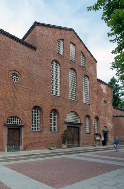 SOFYA, BULGARIA - 7 Haziran 2018: Saint Sofia Kilisesi, Bulgaristan 'ın başkenti Sofya' daki 4.-6. yüzyıla dayanan ikinci en eski kilisedir.