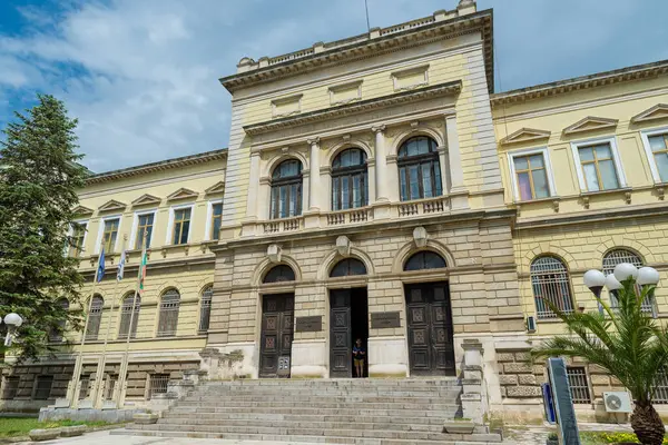 Bulgaristan 'ın Karadeniz kıyısındaki Varna kentindeki Varna Arkeoloji Müzesi arkeoloji müzesi.