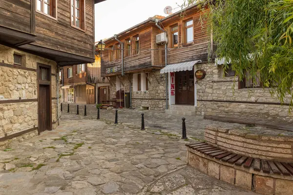 NESEBAR, BULGARIA - 6 Haziran 2018: Nesebar (veya Nessebar), Bulgaristan 'ın Karadeniz kıyısındaki en büyük tatil beldelerinden biridir. Eş anlamlı Nesebar Belediyesi 'nin yönetim merkezidir..