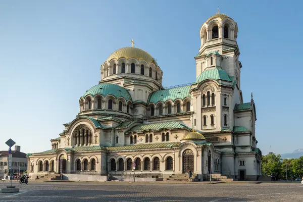 Sofia mı? St. Alexander Nevsky Katedrali, dünyanın en büyük Doğu Ortodoks katedrallerinden biri..