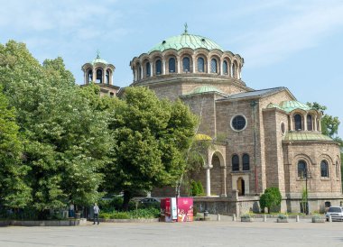 SOFYA, BULGARIA - 9 Haziran 2018: St. Nedelya Kilisesi, Bulgaristan 'ın başkenti Sofya piskoposluğunun bir katedrali olan Sofya' daki bir Doğu Ortodoks kilisesidir.