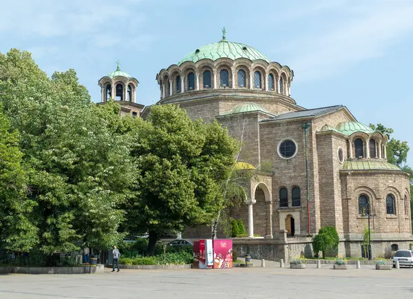 SOFYA, BULGARIA - 9 Haziran 2018: St. Nedelya Kilisesi, Bulgaristan 'ın başkenti Sofya piskoposluğunun bir katedrali olan Sofya' daki bir Doğu Ortodoks kilisesidir.