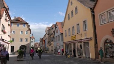 ROTHENBURG OB DER TAUBER, GERMANY - 12 Haziran 2019: Kobolzeller Steige ve Spitalgasse ile Plonlein