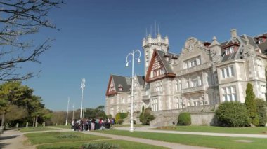 SANTANDER, İspanya - 27 Mart 2019: La Magdalena Kraliyet Sarayı (İspanyolca: 